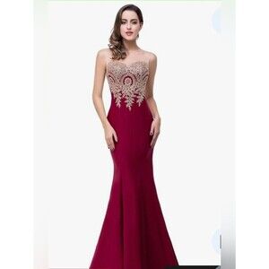 Baby Online Burgundy & Gold Appliqué Illusion Evening Gown Size Medium